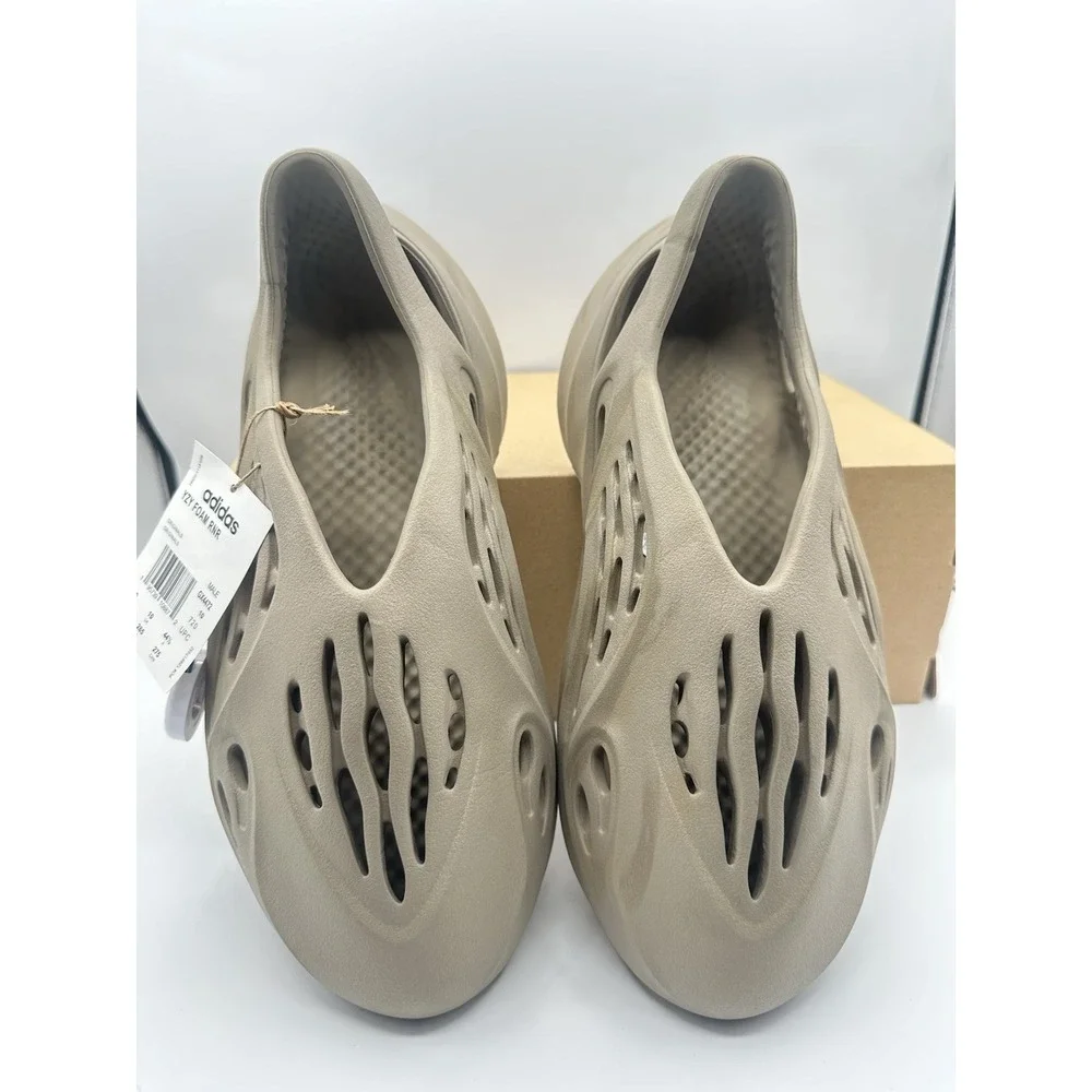 adidas Yeezy Foam Runner Stone Taupe Men's Size 10 ID4752